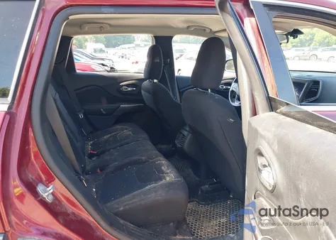 2019 Jeep Cherokee Latitude 4X4 z USA, uszkodzony, nr VIN 1C4PJMCX0KD127256